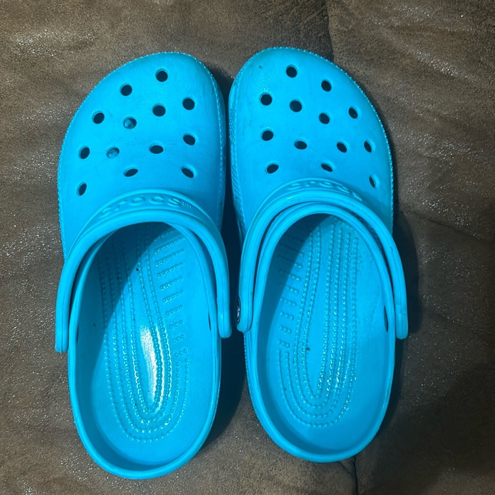 Teal Crocs size women’s 8